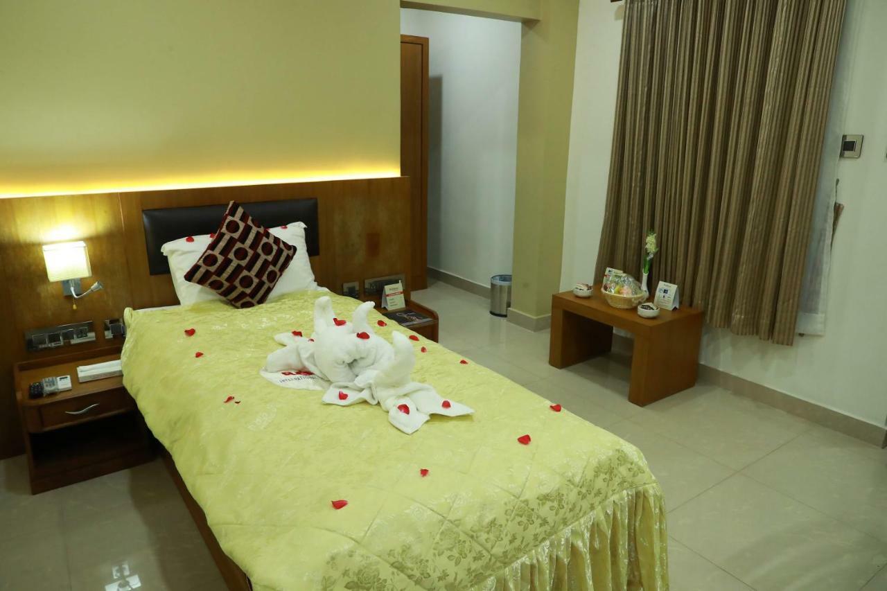 Hotel Rohini International Kallar  Экстерьер фото