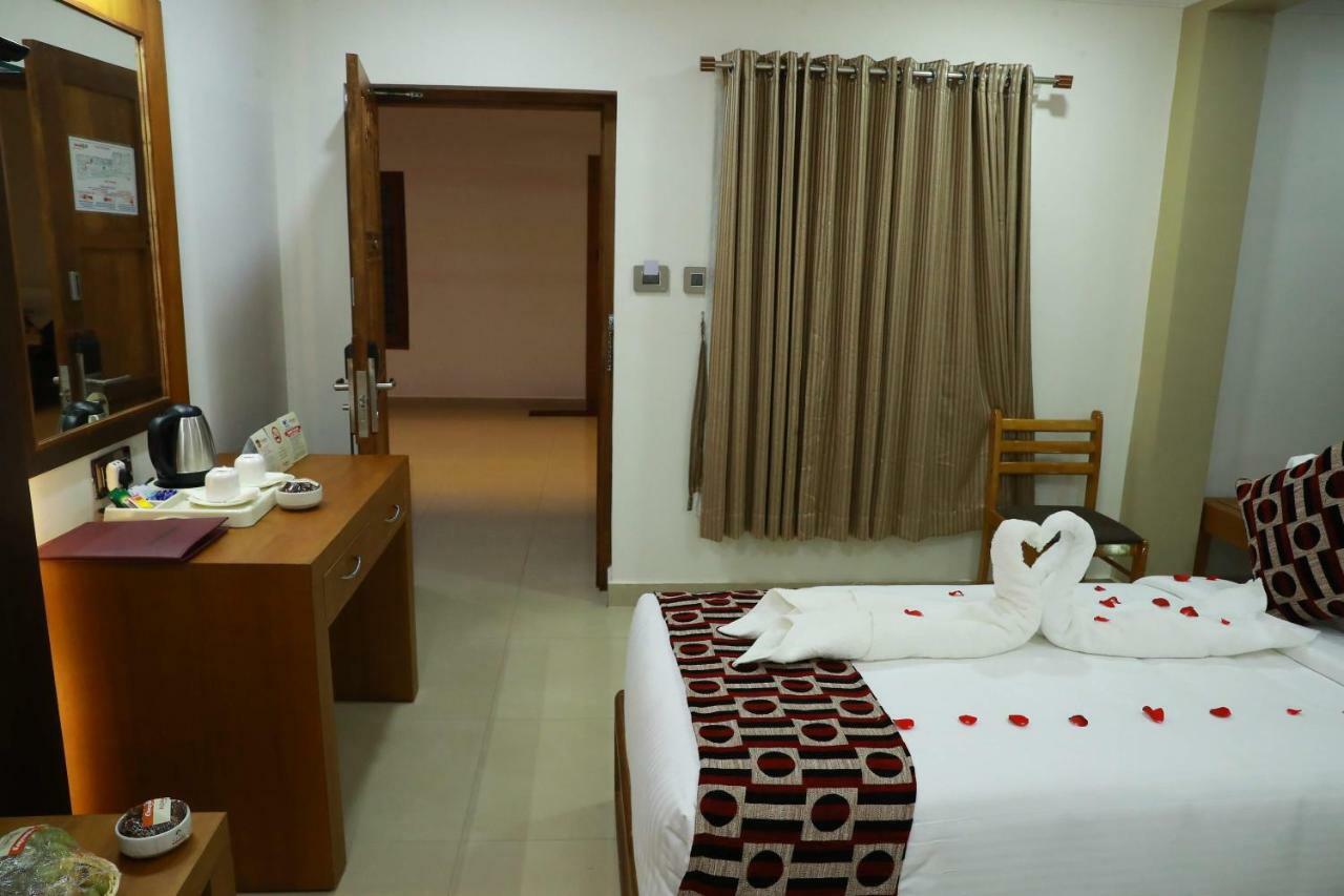 Hotel Rohini International Kallar  Экстерьер фото