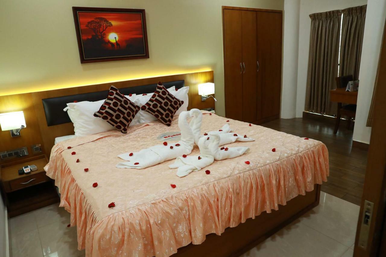Hotel Rohini International Kallar  Экстерьер фото