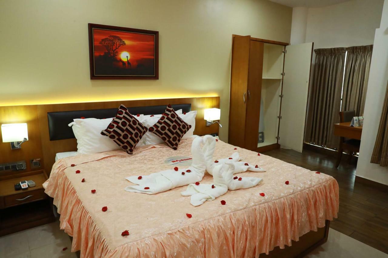 Hotel Rohini International Kallar  Экстерьер фото