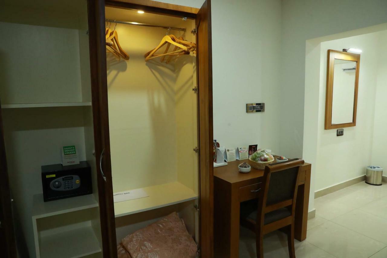 Hotel Rohini International Kallar  Экстерьер фото